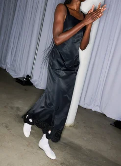 Daisy Embroidery Long Dress