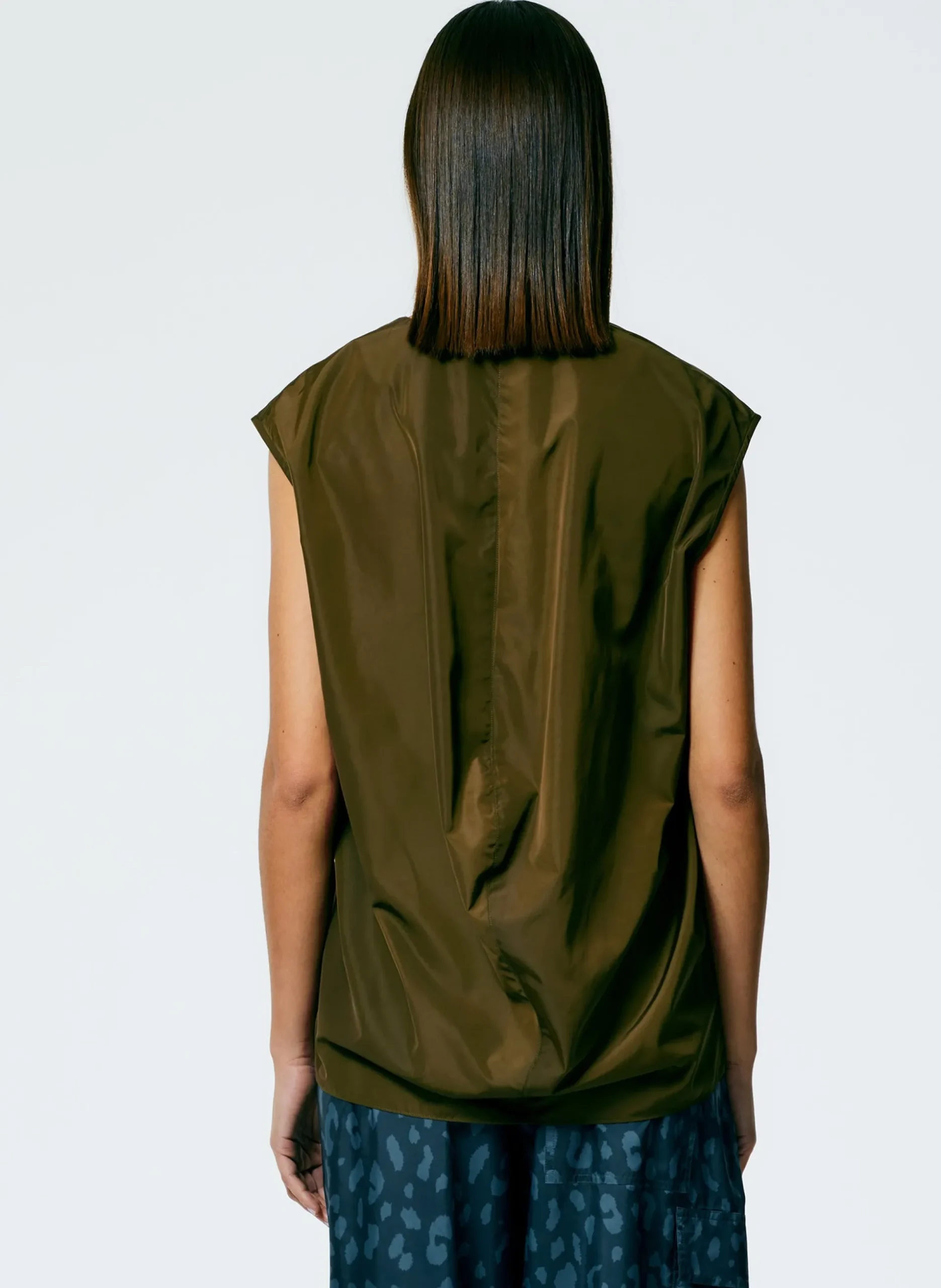 Italian Sporty Nylon Sleeveless V-Neck Top