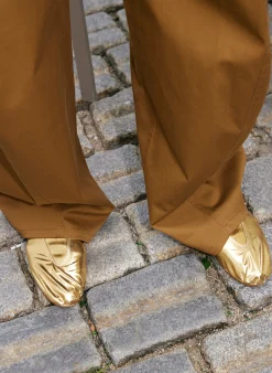 Metallic Mikhail Flat