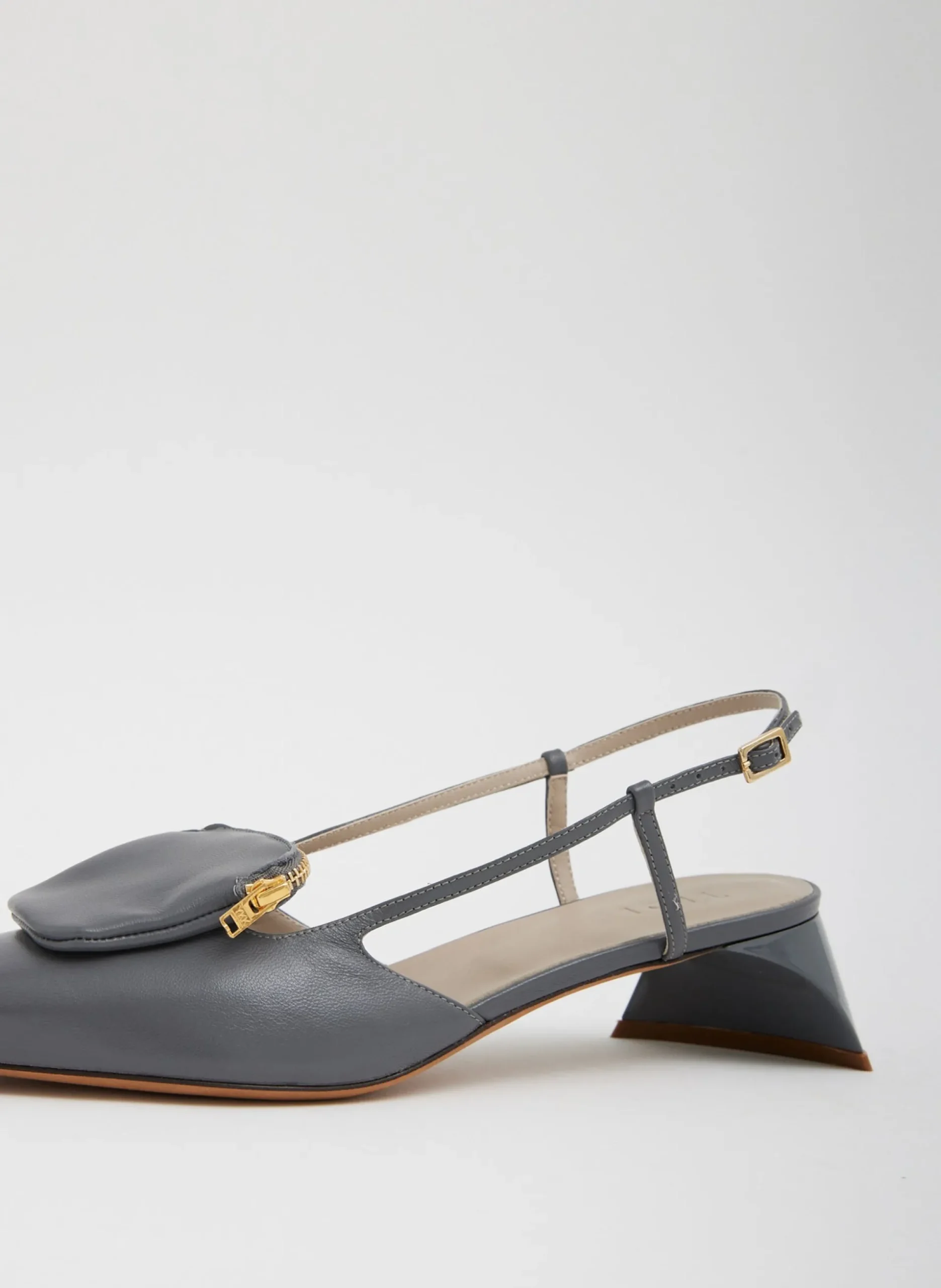 Victor Slingback